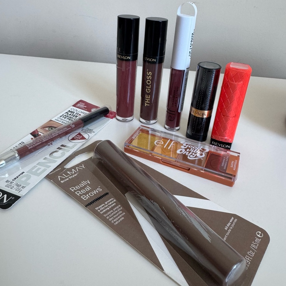 Makeup Bundle - NWT - Picture 2 of 8